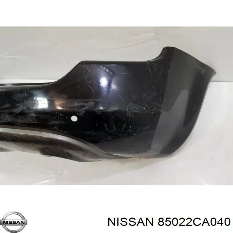 Задний бампер 85022CA040 Nissan/Infiniti