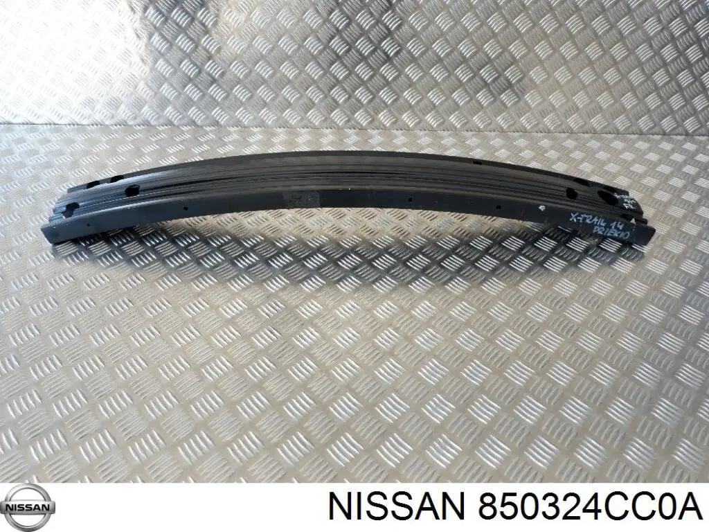 Купить 850324CC0A Nissan/Infiniti Шина бампера заднего