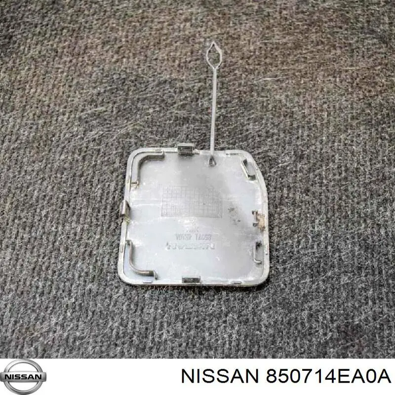 Заглушка бампера буксировочного крюка задняя Nissan 850714EA0A