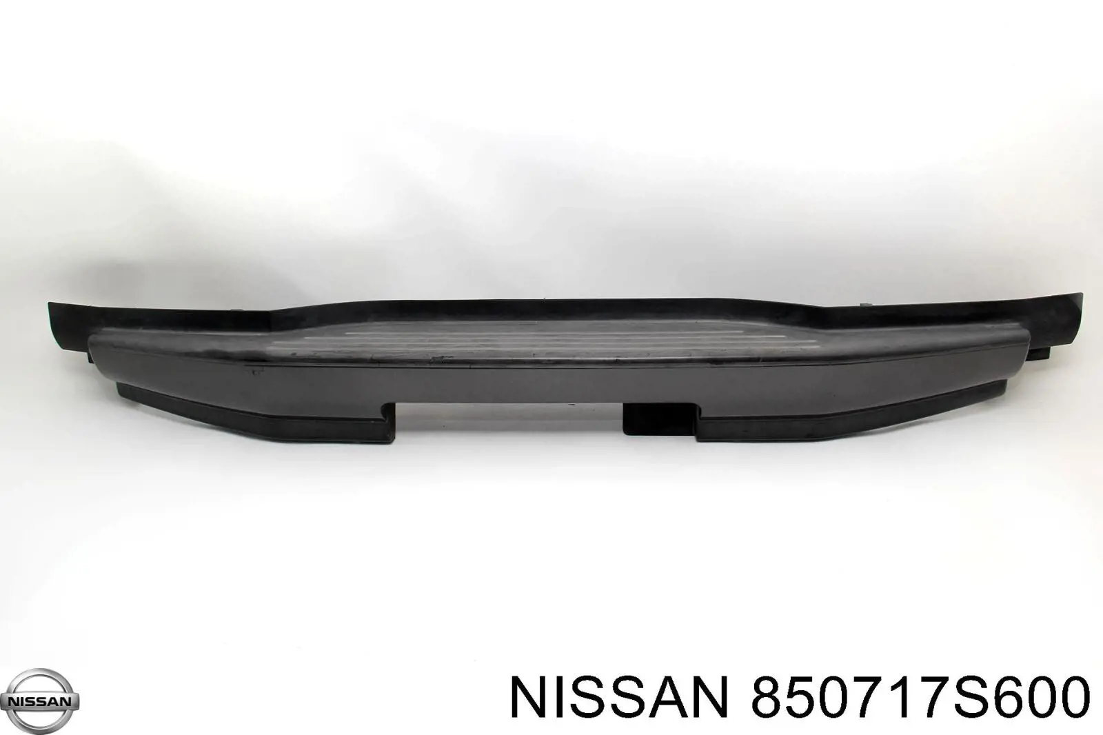 85071ZV50A Nissan/Infiniti Накладка бампера заднего, верхняя защитная