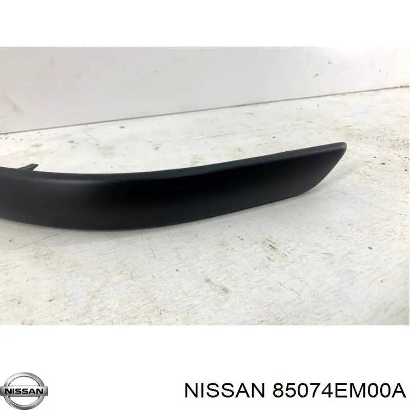 Купить 85074EM00A Nissan/Infiniti Молдинг бампера заднего правый