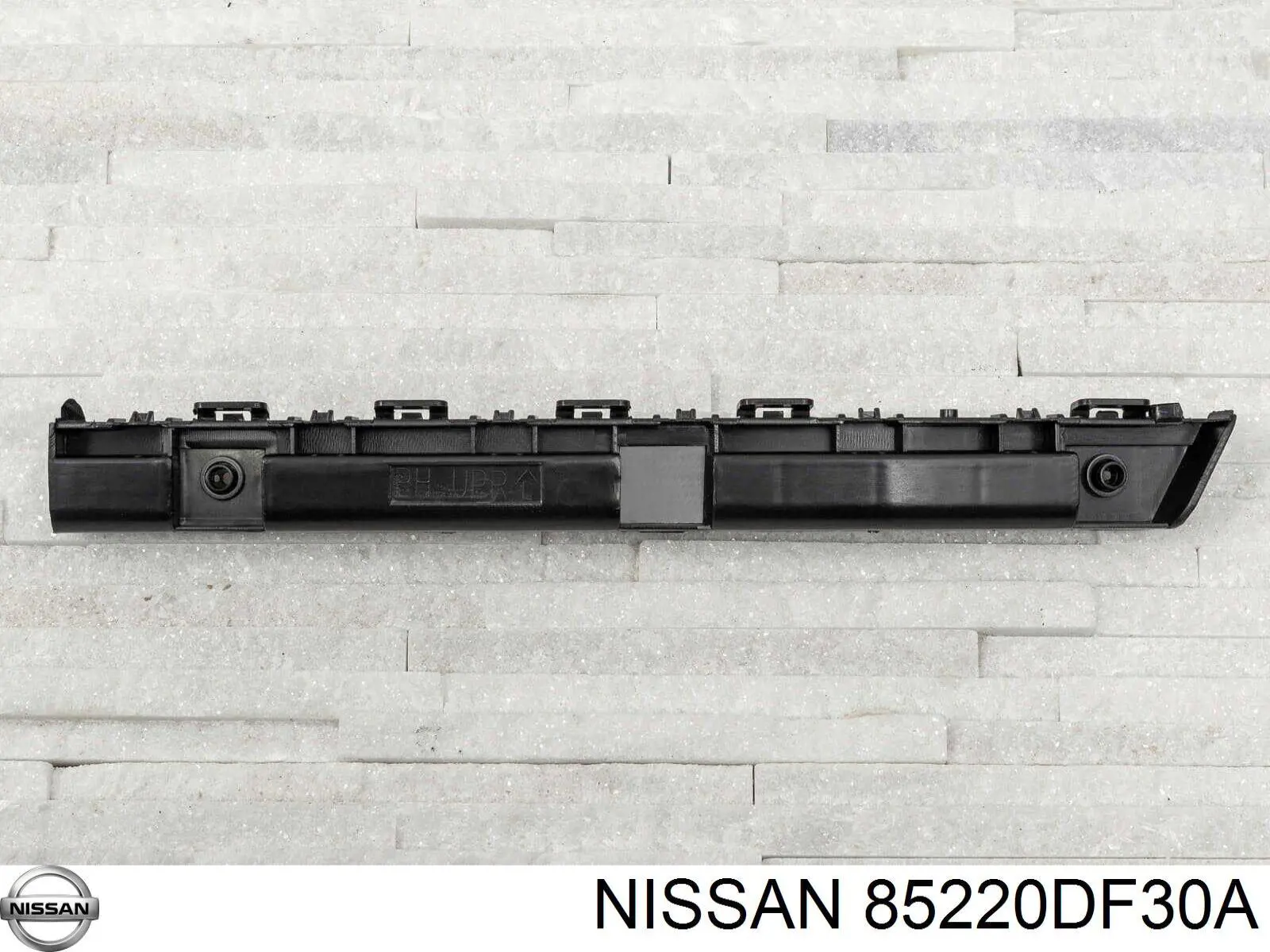 85220DF30A Nissan 