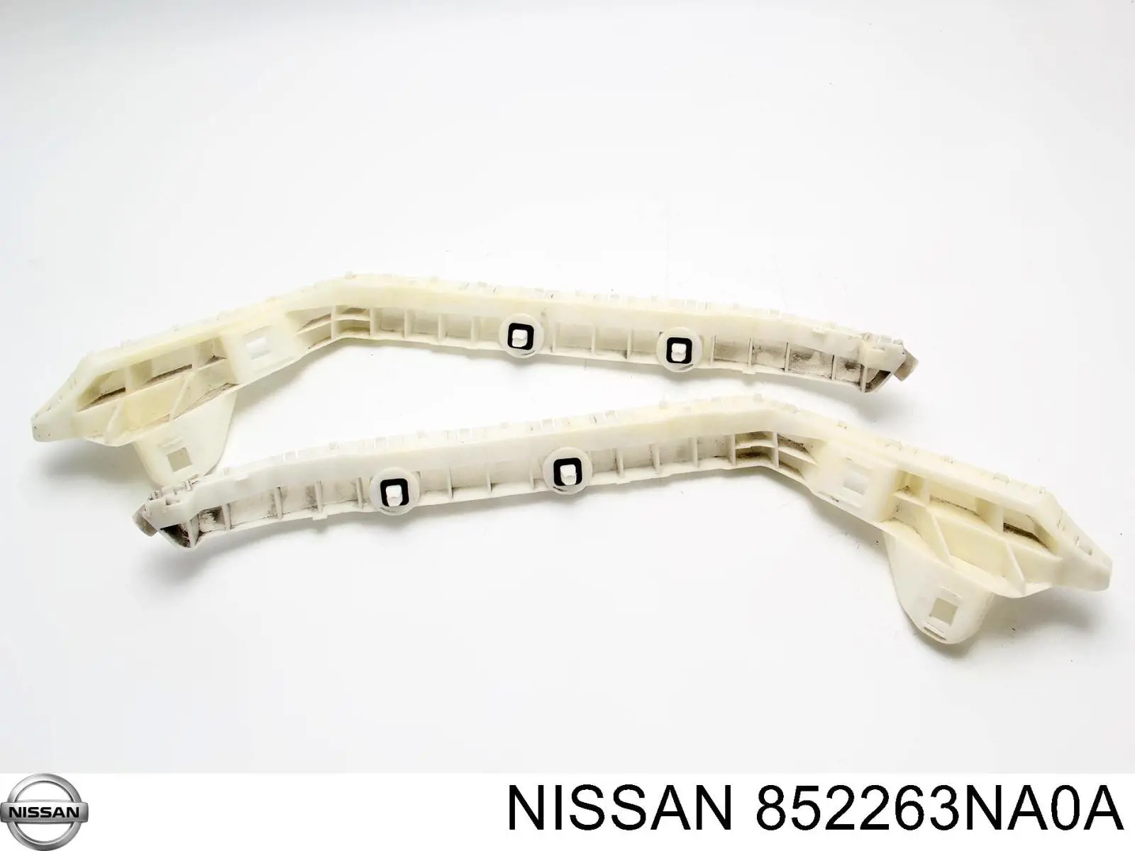 Направляющая заднего бампера правая Nissan/Infiniti 852263NA0A цена, от 179.79 USD