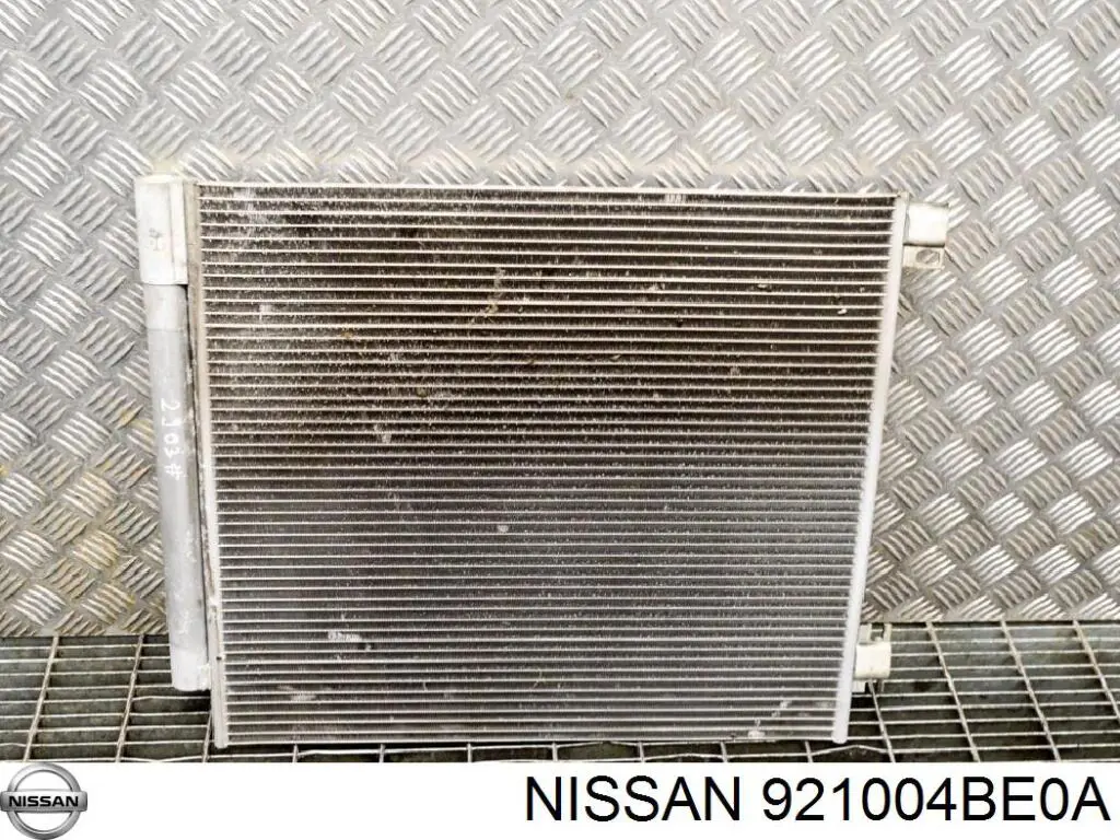 Радиатор кондиционера Nissan 921004BE0A