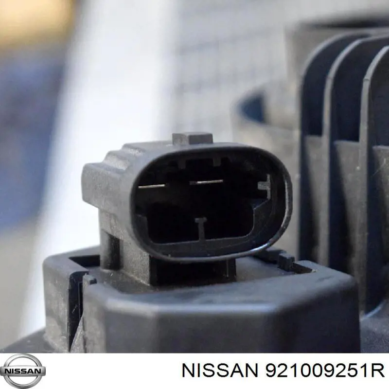 Радиатор охлаждения кондиционера Nissan/Infiniti 921009251R