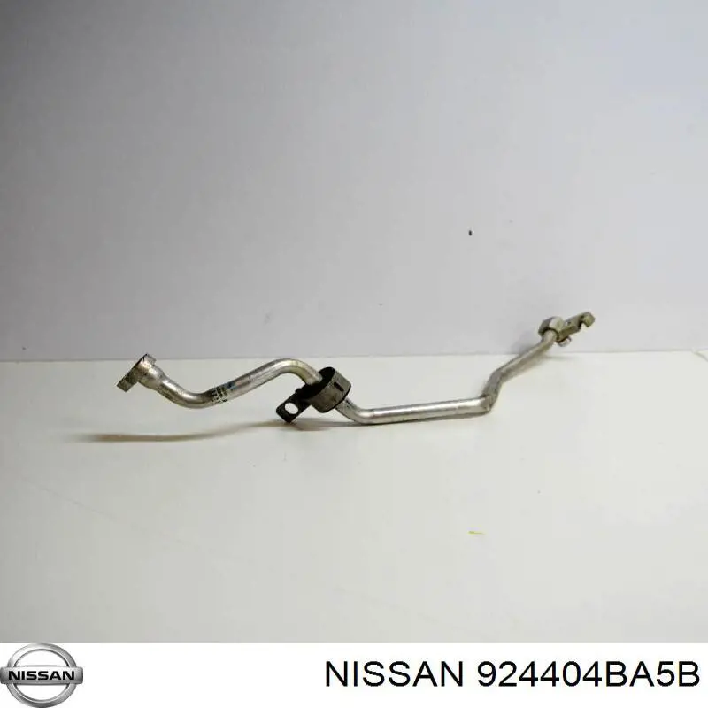 Шланг кондиционера, от радиатора к испарителю Nissan/Infiniti 924404BA5B