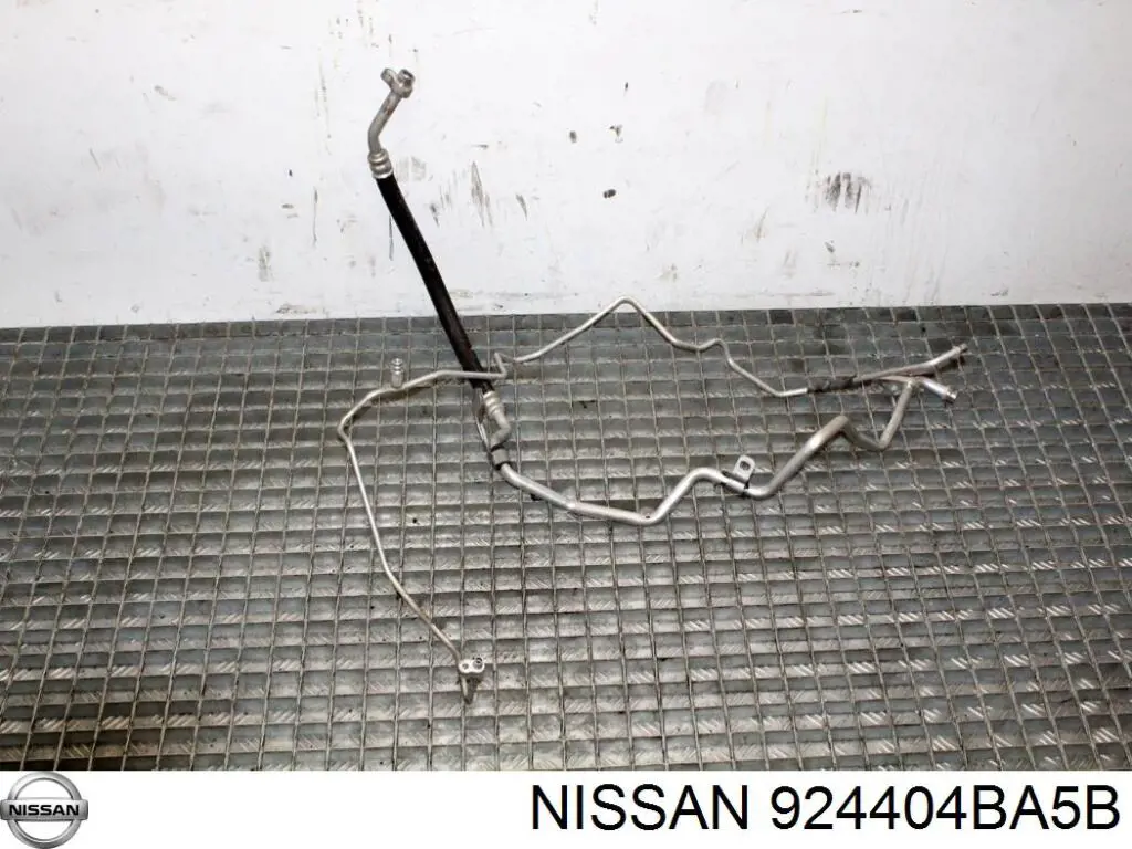 924404BA5B Nissan/Infiniti Шланг кондиционера, от радиатора к испарителю