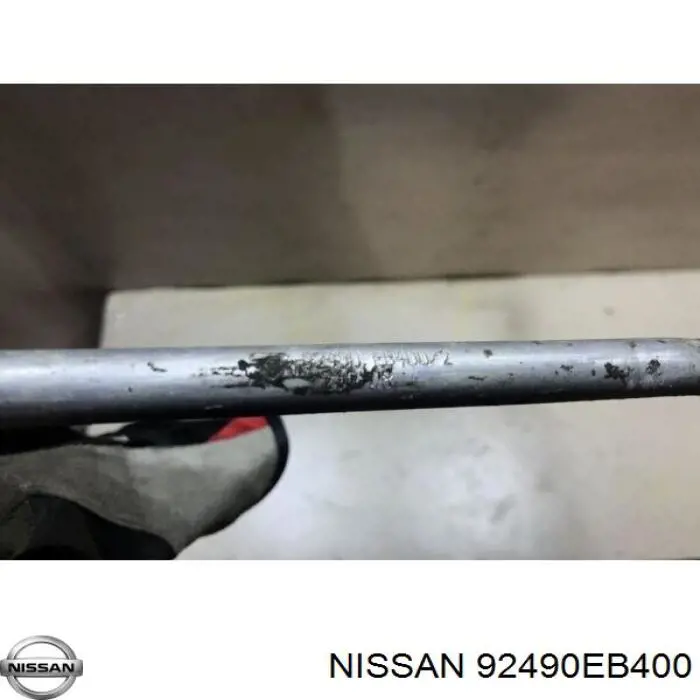 Шланг кондиционера, от компрессора к радиатору 92490EB400 Nissan/Infiniti