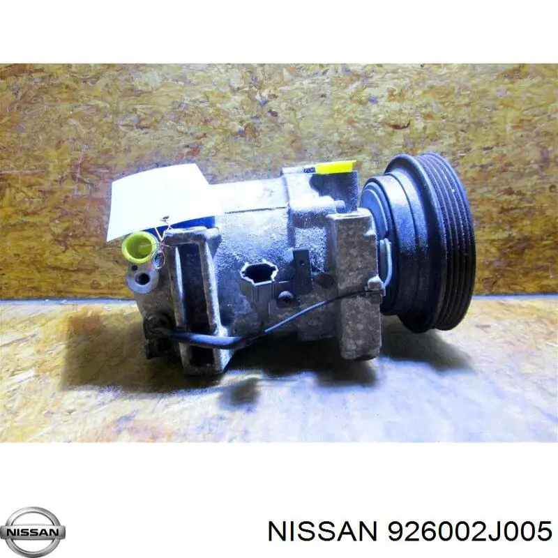 Компрессор кондиционера 926002J005 Nissan