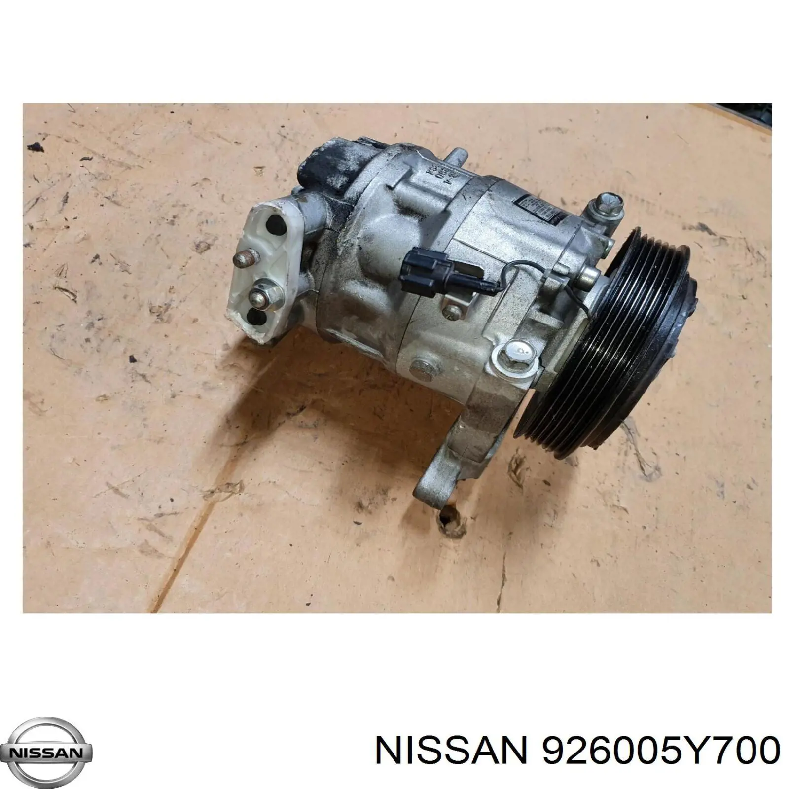 Компрессор кондиционера 926005Y700 Nissan/Infiniti