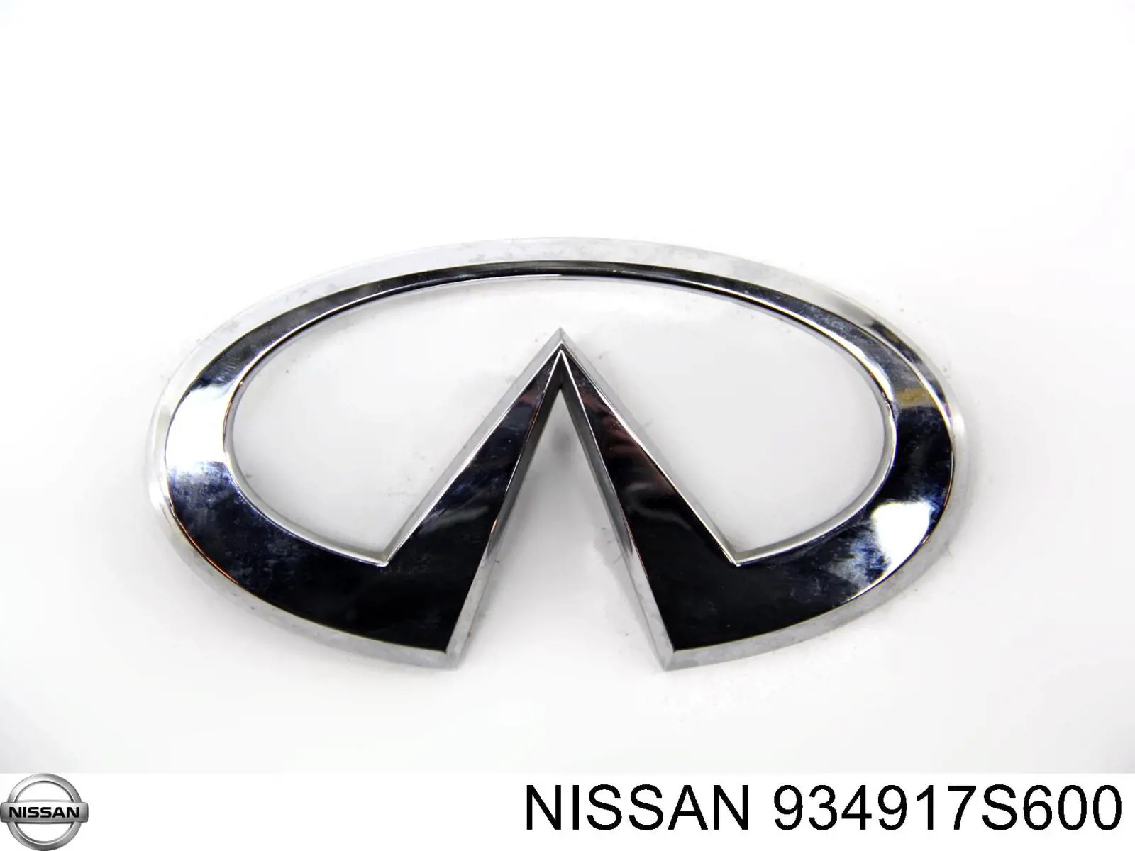 Эмблема крышки багажника 934917S600 Nissan/Infiniti