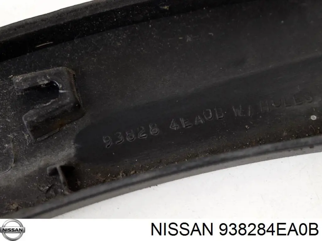 Молдинг арки колеса заднего, правый Nissan/Infiniti 938284EA0B