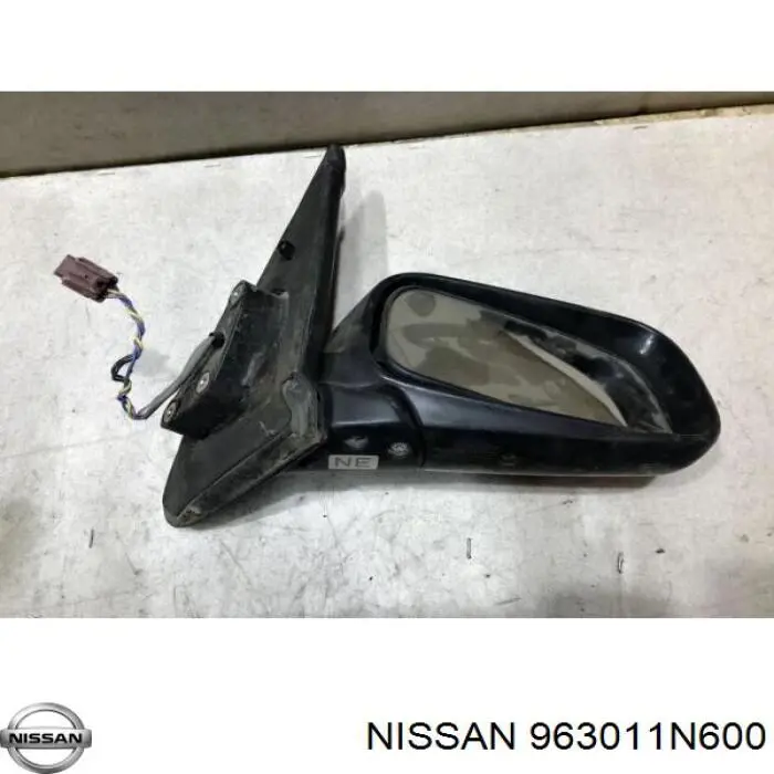 Зеркало заднего вида правое 963011N600 Nissan