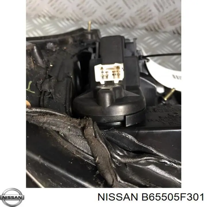Фонарь задний правый Nissan Micra хэтчбек (K11) (1992 - 2003) цена, от 36.21 USD