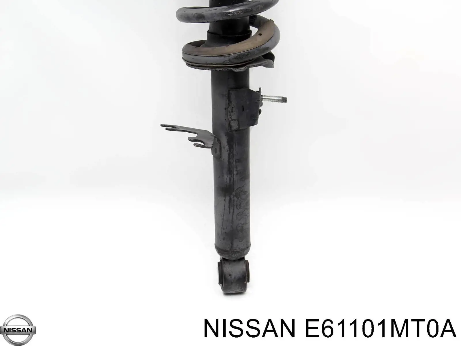 E61101MT0A Nissan/Infiniti Амортизатор передней подвески правый