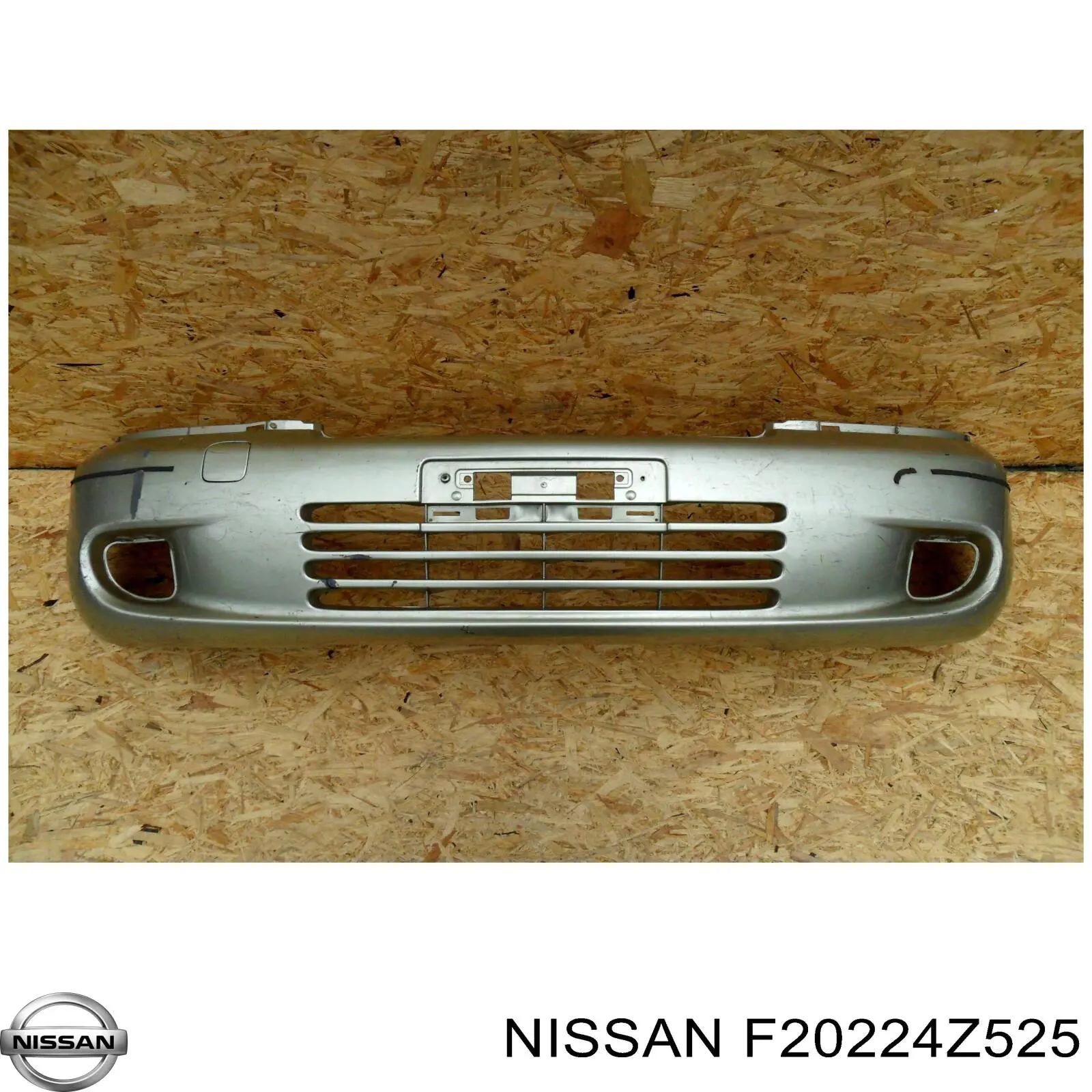 F20224Z525 Nissan передний бампер