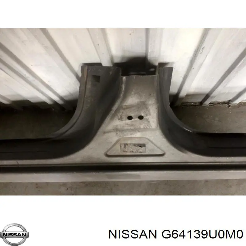 Порог внешний левый на Nissan Note E11
