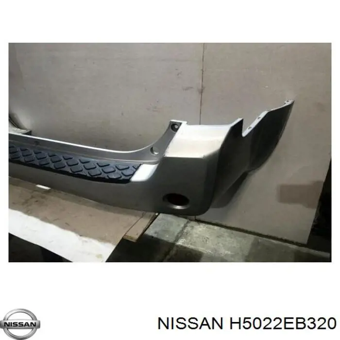 H5022EB320 Nissan бампер задний