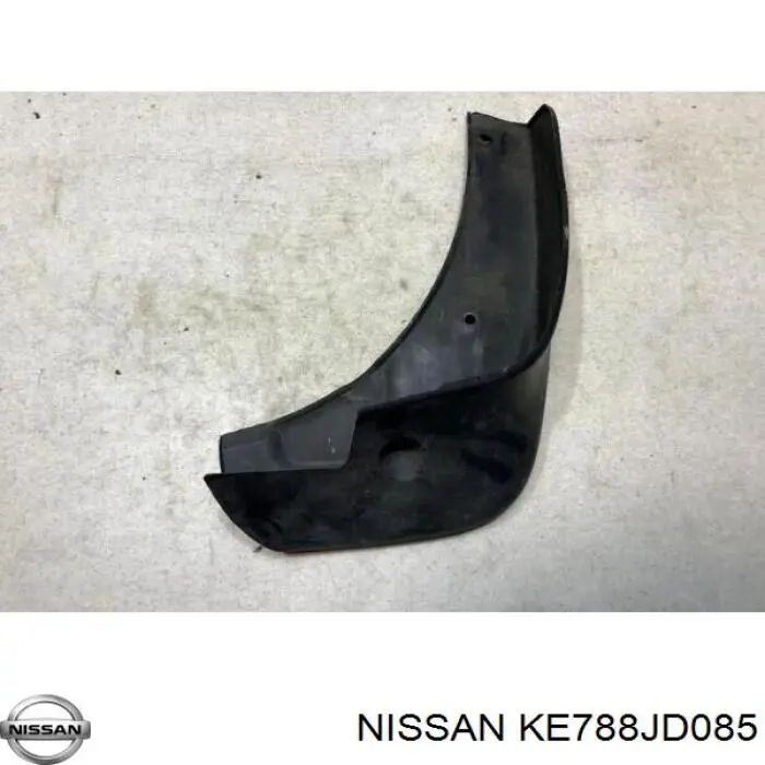 Комплект передних брызговиков на Nissan Qashqai +2 I J10