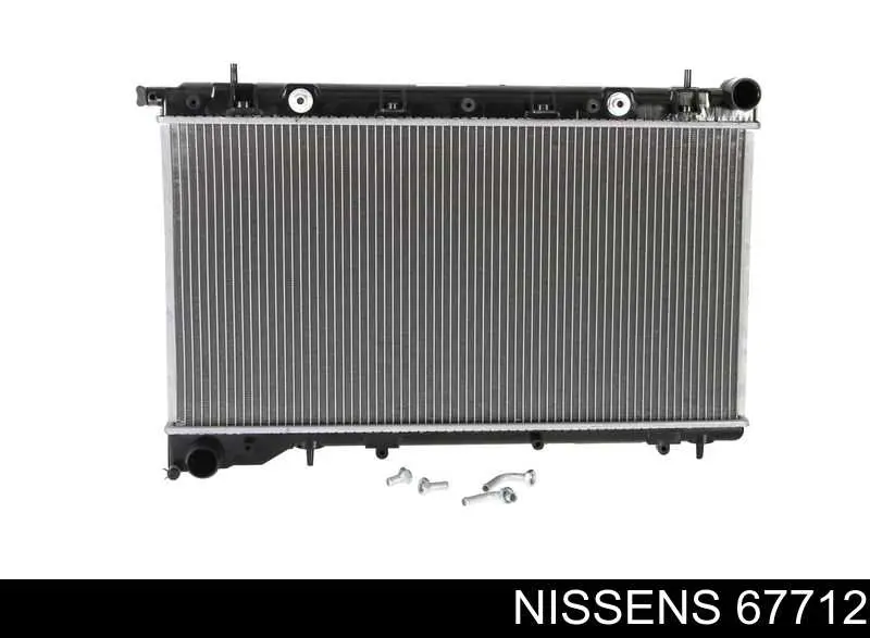 Радиатор охлаждения двигателя Nissens 67712