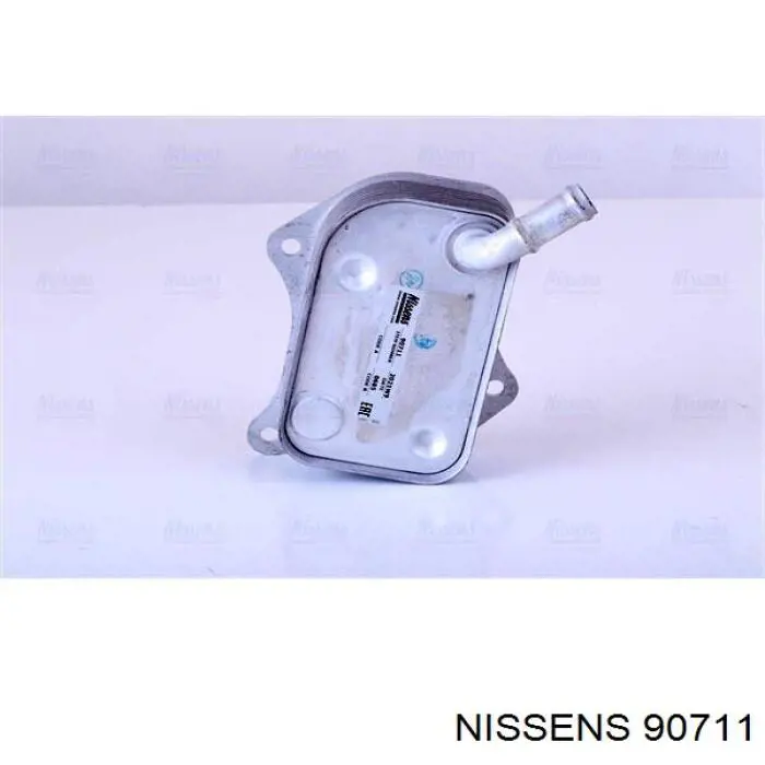Radiador de aceite, bajo de filtro 90711 Nissens