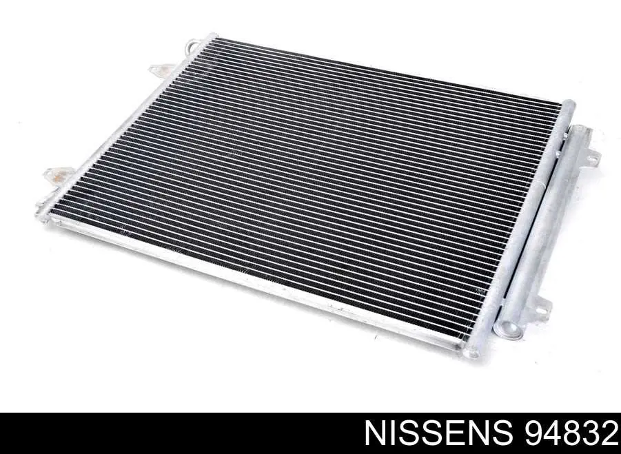 94832 Nissens радиатор кондиционера