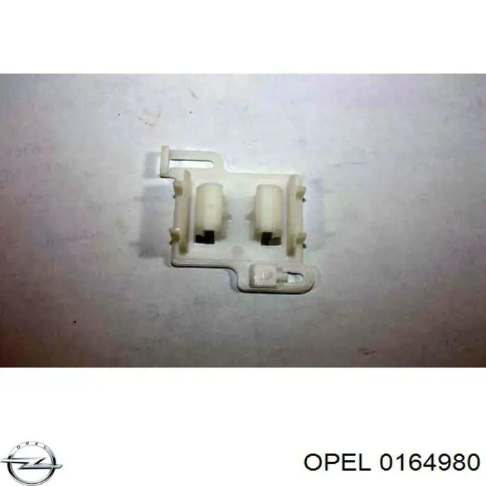 Пистон (клип) крепления накладок порогов на Opel Omega B 