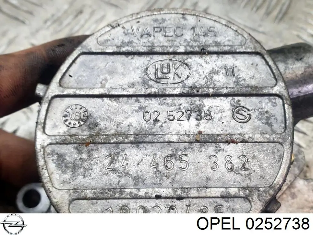 Вакуумный насос 0252738 Opel