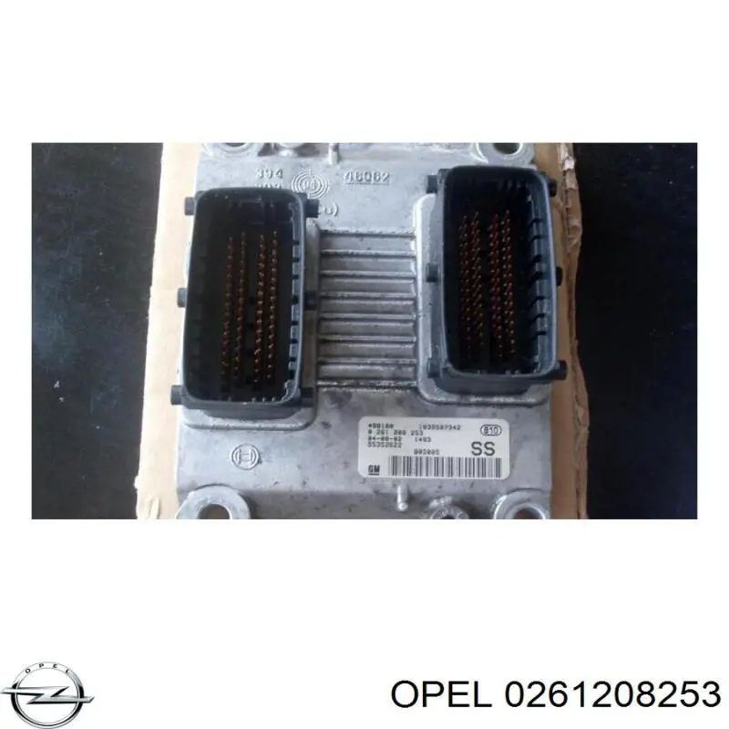 Блок управления двигателем 0261208253 Opel