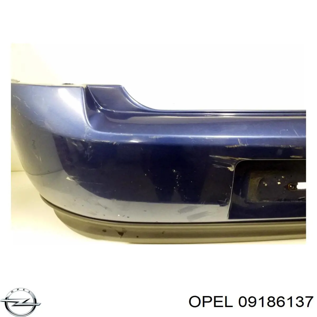 Задний бампер 9186137 General Motors