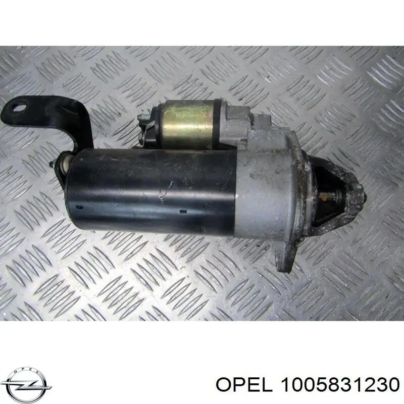 1005831230 Opel tampa dianteira do motor de arranco