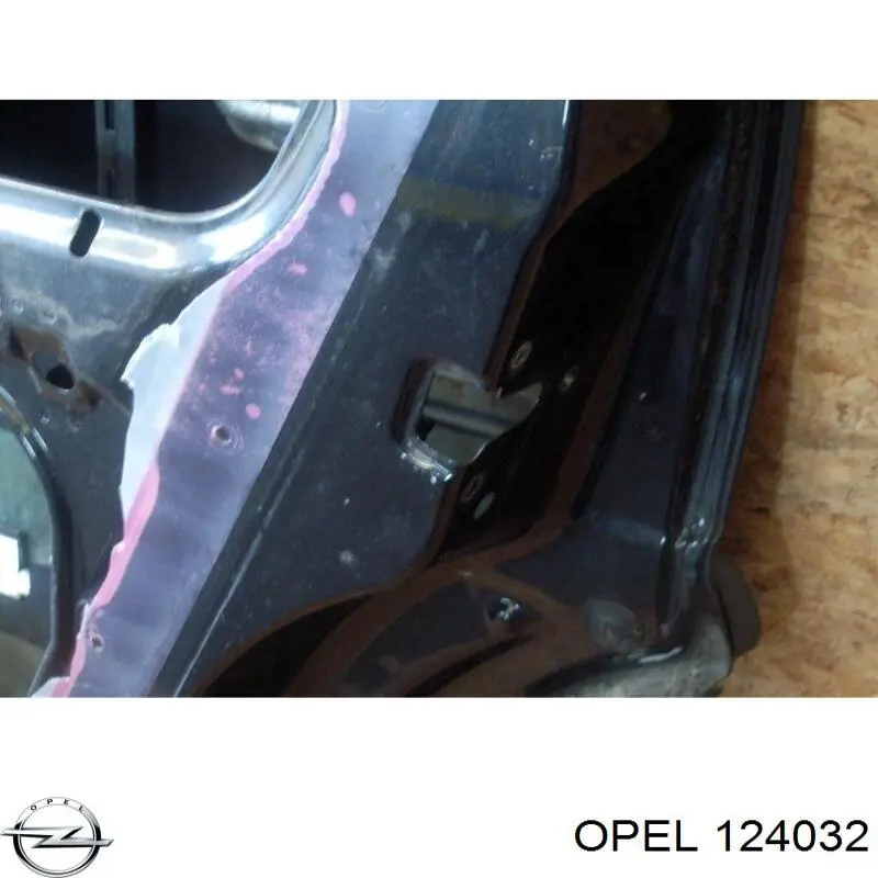 Дверь задняя правая 124572 Opel