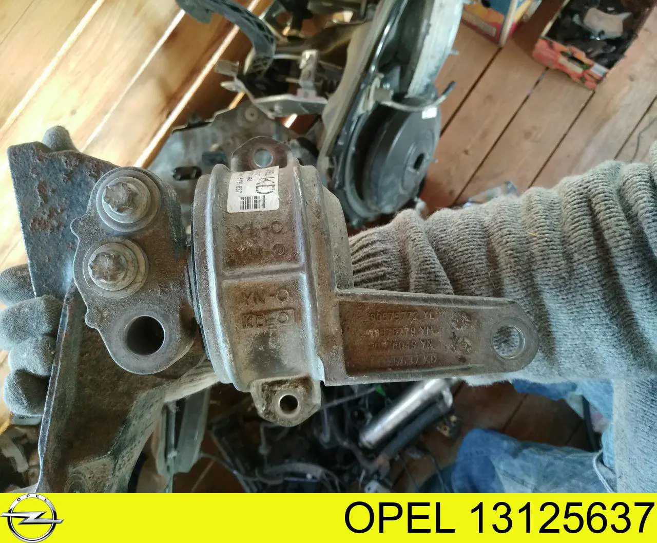 Купить 13125637 Opel Правая опора двигателя