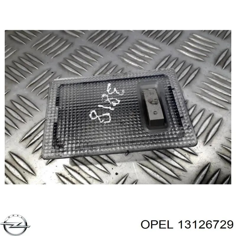 Плафоны внутреннего освещения Opel 1230105 цена, от 5.50 USD