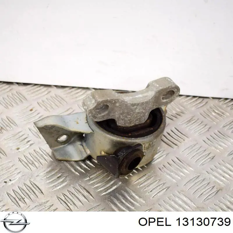 Подушка двигателя Opel 13130739 цена, от 56.38 USD