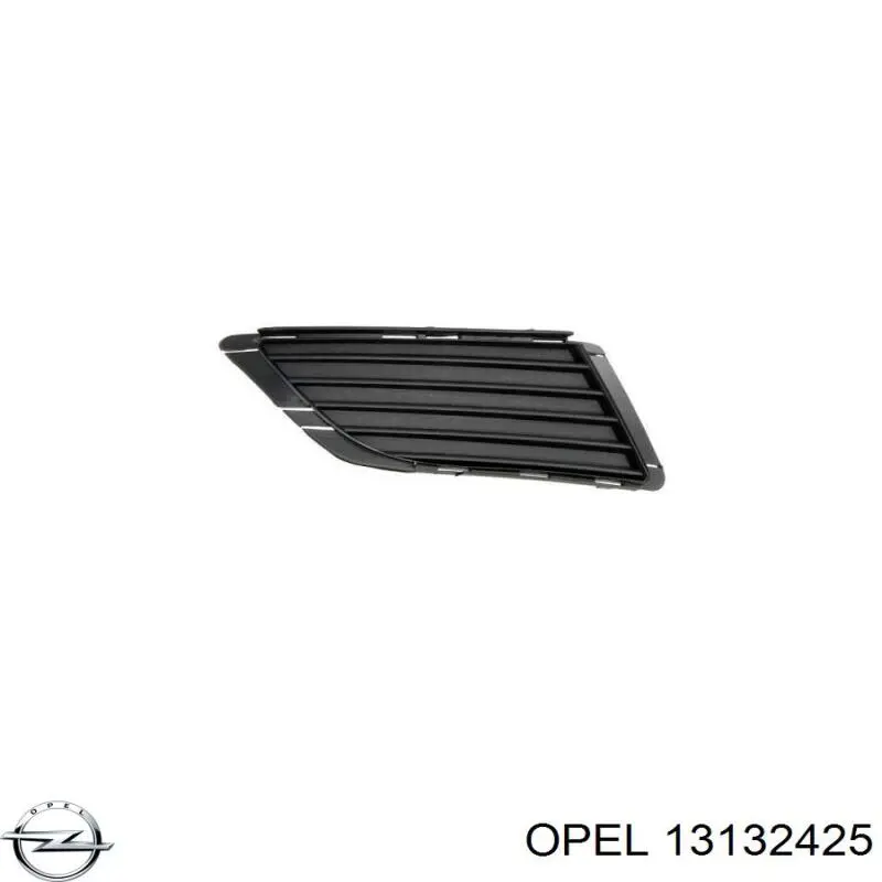 Купить 13132425 Opel Заглушка (решетка) противотуманных фар бампера переднего правая