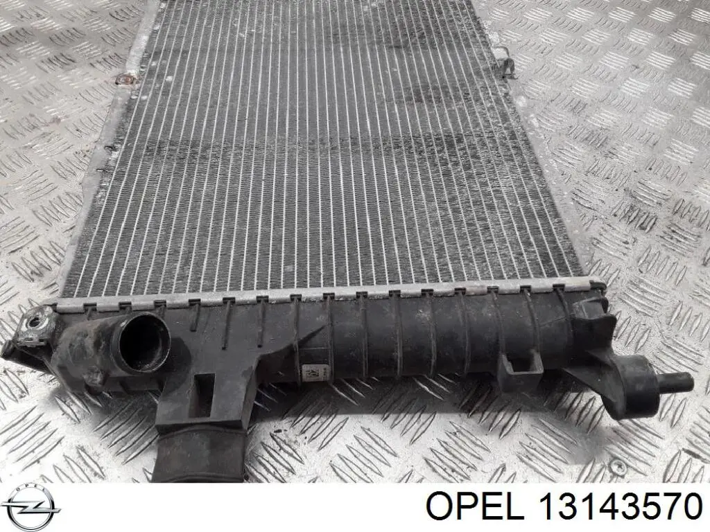 Купить 13143570 Opel Радиатор водяной