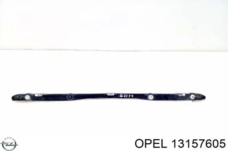 13157605 Opel кронштейн бампера заднего центральный