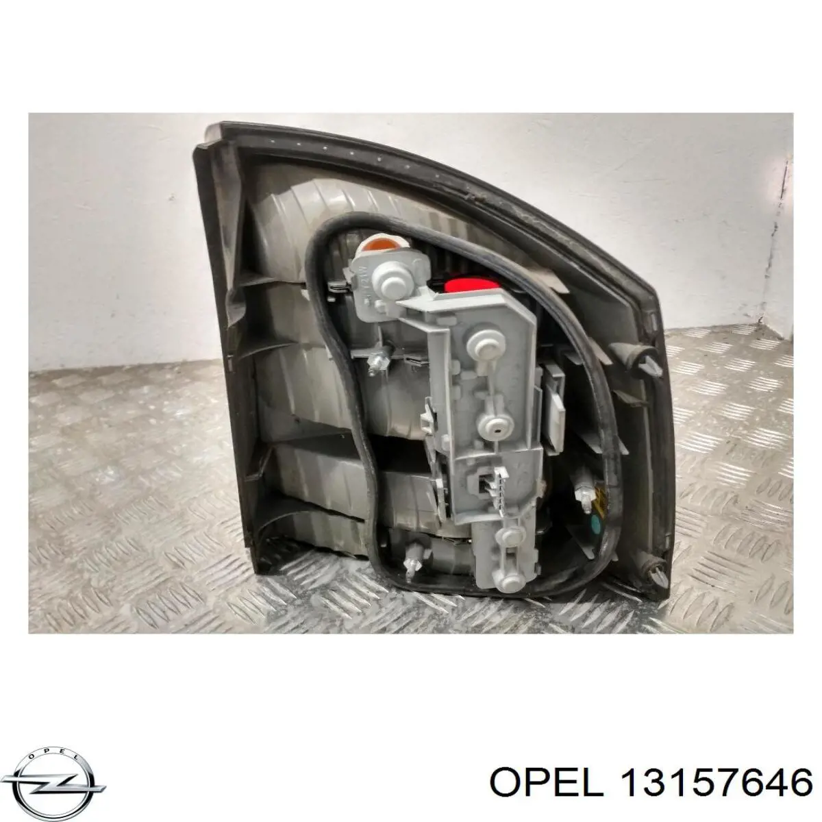 Фонарь задний левый Polcar 5518880E