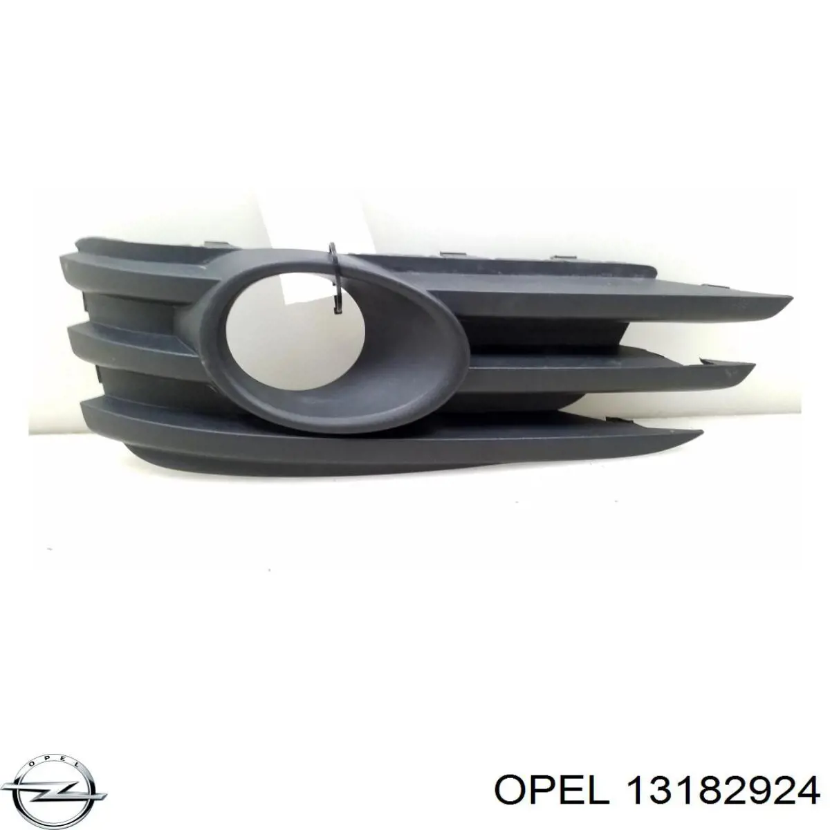 13182924 Opel заглушка (решетка противотуманных фар бампера переднего левая)