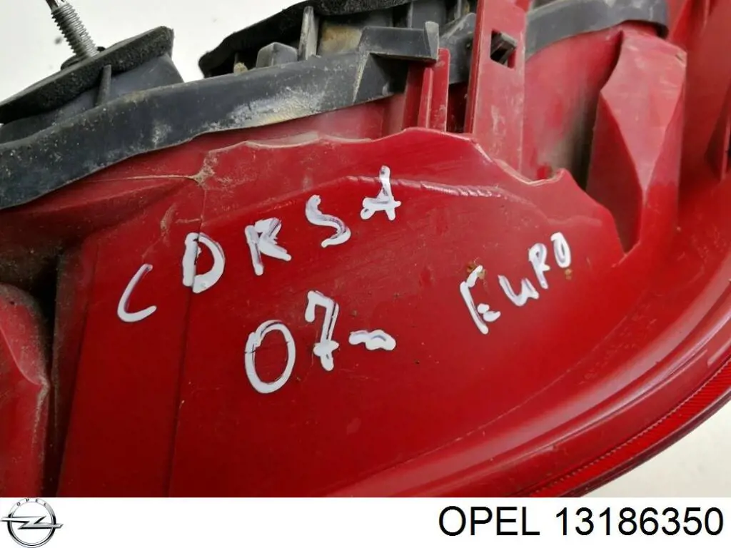 Фонарь задний левый 13186350 Opel
