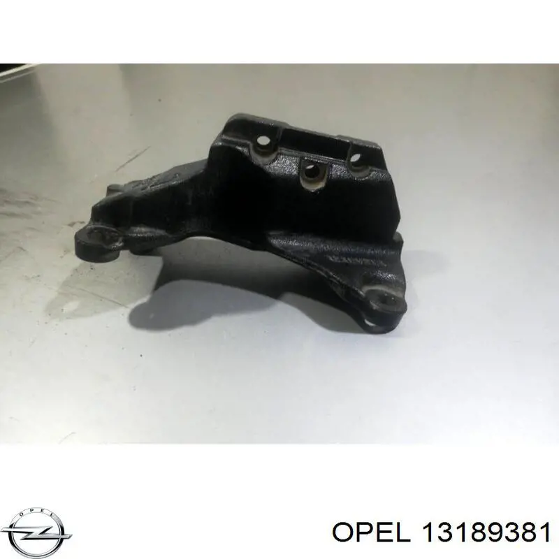 Купить 13189381 Opel Кронштейн подушки (опоры) двигателя правой