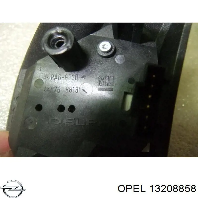 Блок кнопочных переключателей рулевого колеса Opel 13208858 цена, от 12.67 USD