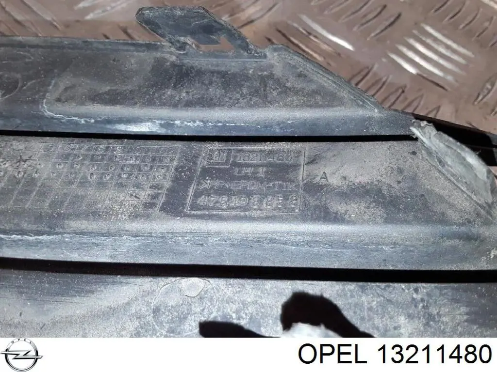 6400630 Opel Заглушка противотуманок, левая