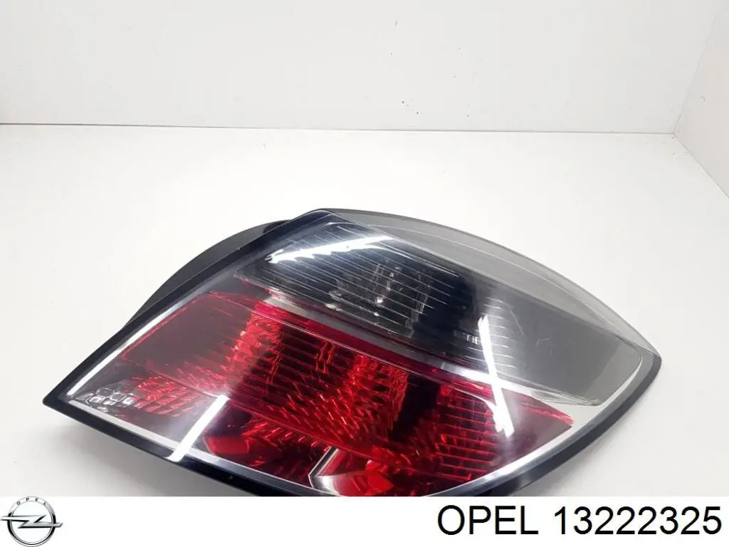 Купить 13222325 Opel Задняя правая фара