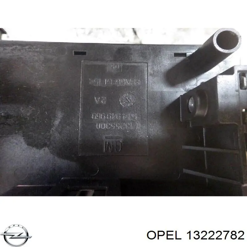 13222782 Opel Монтажный блок предохранителей