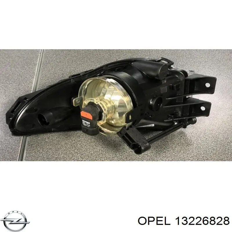 Фара противотуманная левая Opel 13226828