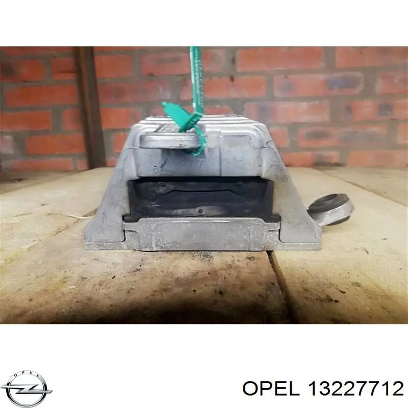 Опора двигателя Opel 13227712