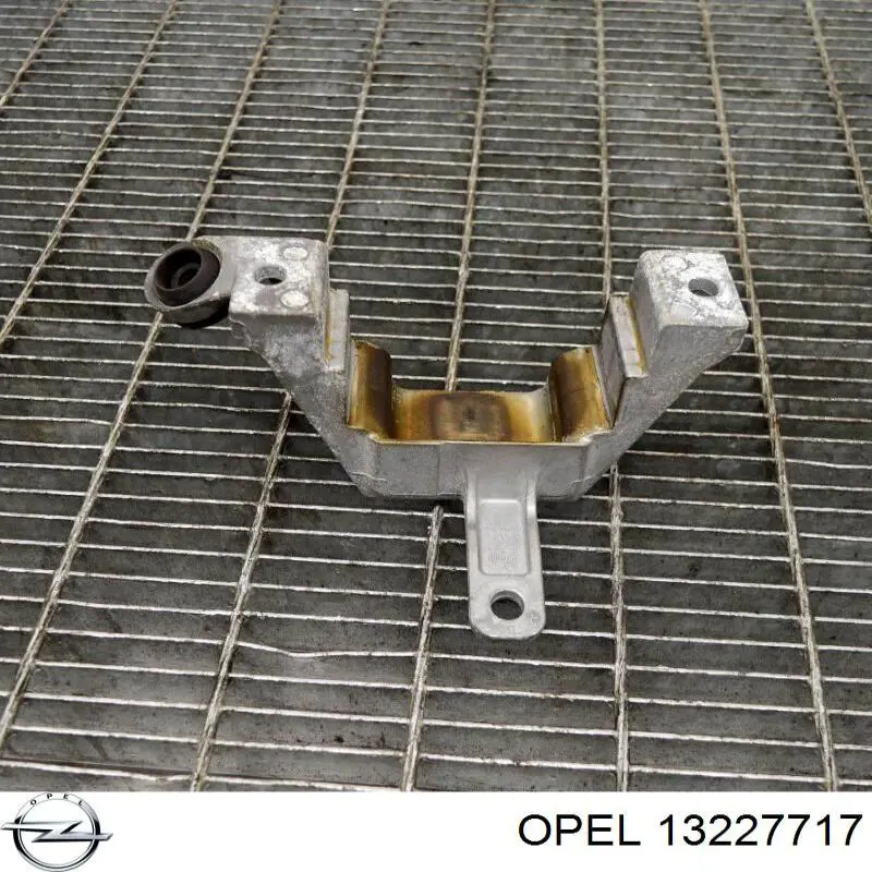Купить 13227717 Opel Правая опора двигателя