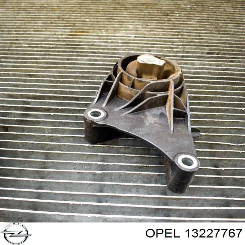 Купить 13227767 Opel Передняя опора двигателя